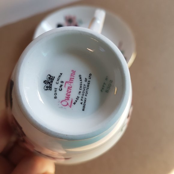 Floral Teacup and Saucer Set - Picture 4 of 5